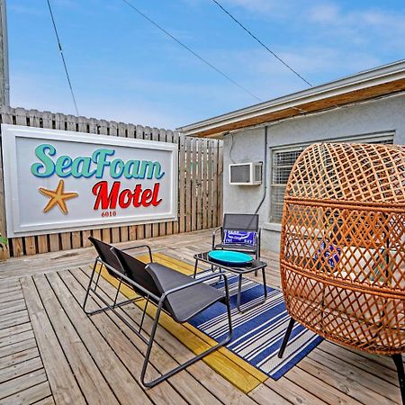 Sea Foam Suites Lower Grand Lagoon Екстер'єр фото