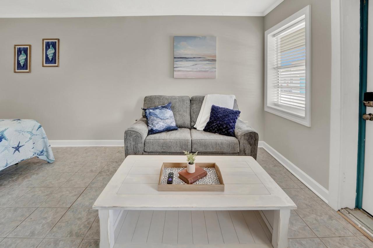 Sea Foam Suites Lower Grand Lagoon Екстер'єр фото
