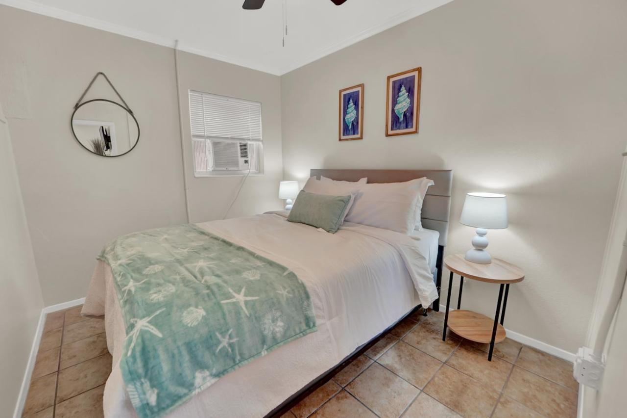 Sea Foam Suites Lower Grand Lagoon Екстер'єр фото