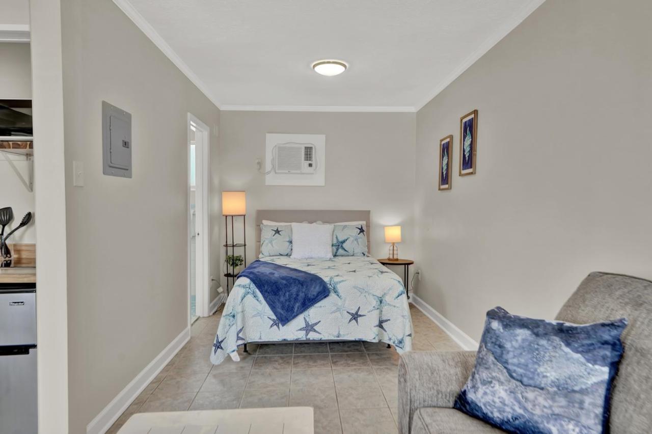 Sea Foam Suites Lower Grand Lagoon Екстер'єр фото