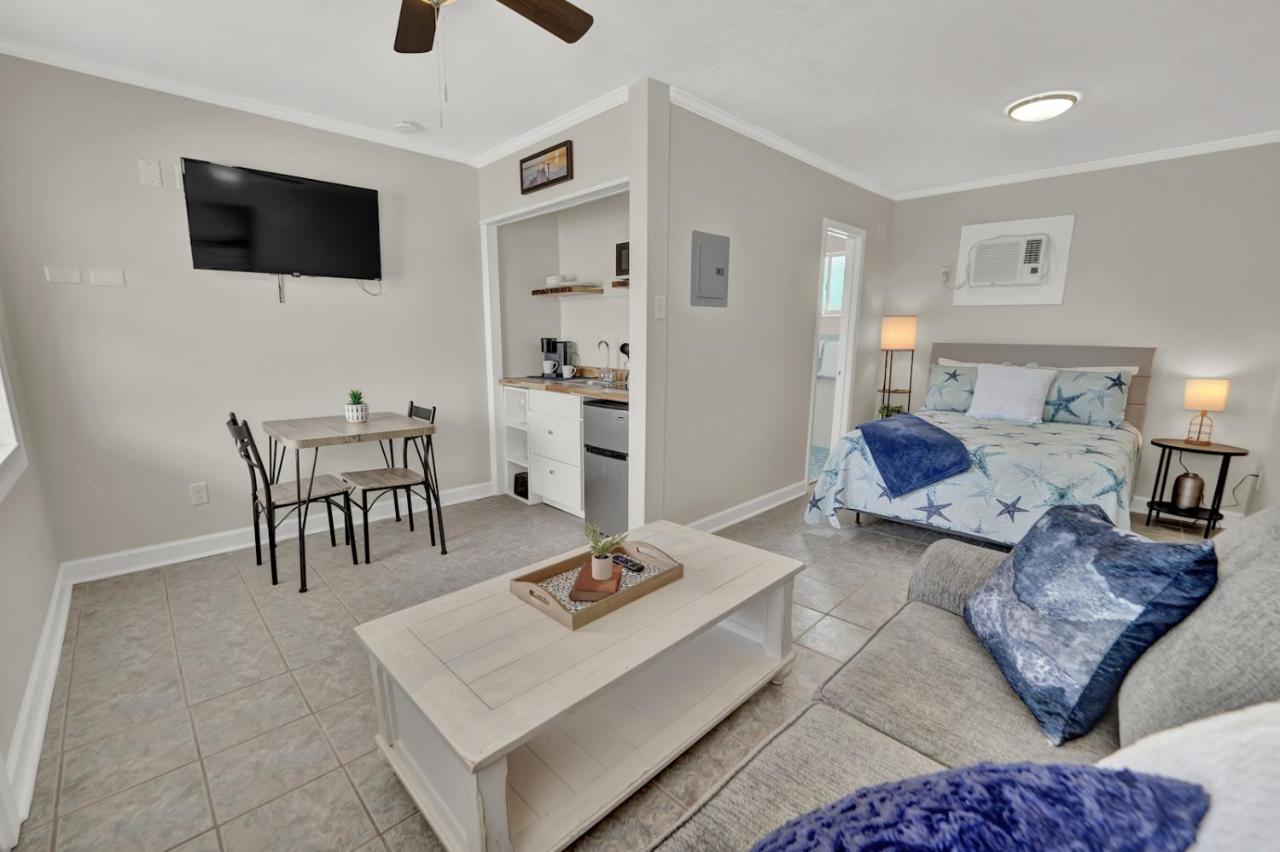 Sea Foam Suites Lower Grand Lagoon Екстер'єр фото