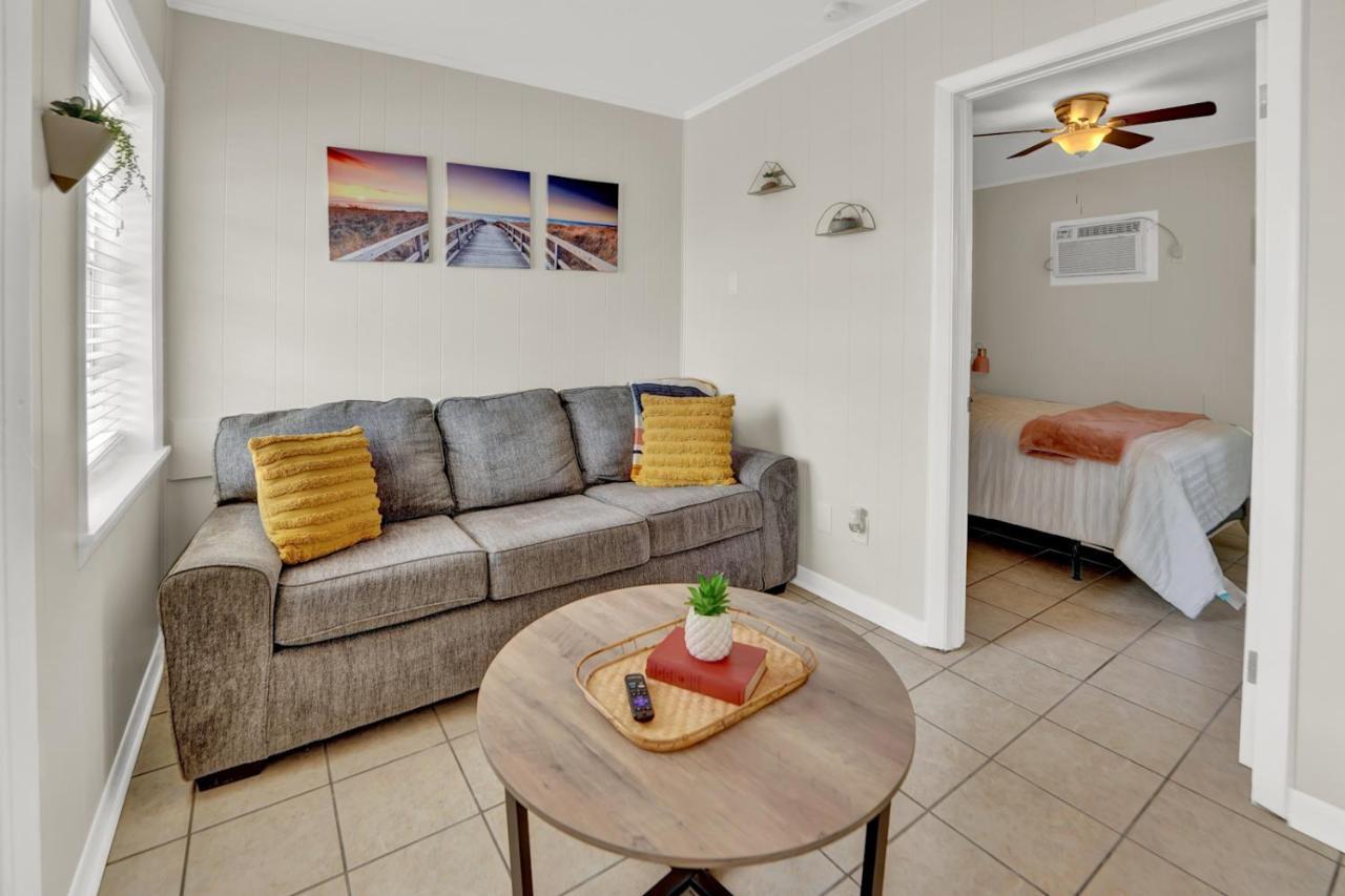 Sea Foam Suites Lower Grand Lagoon Екстер'єр фото