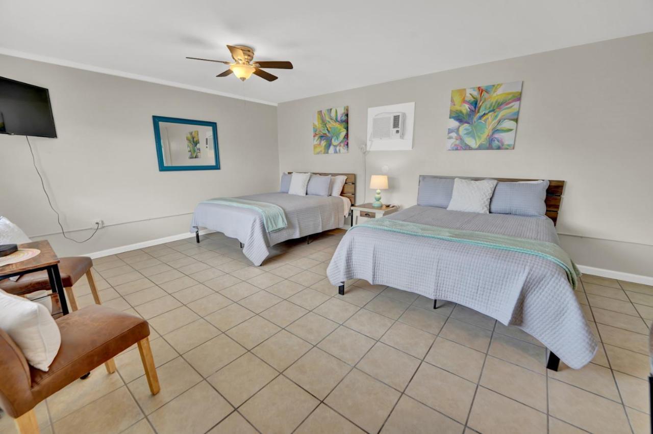 Sea Foam Suites Lower Grand Lagoon Екстер'єр фото