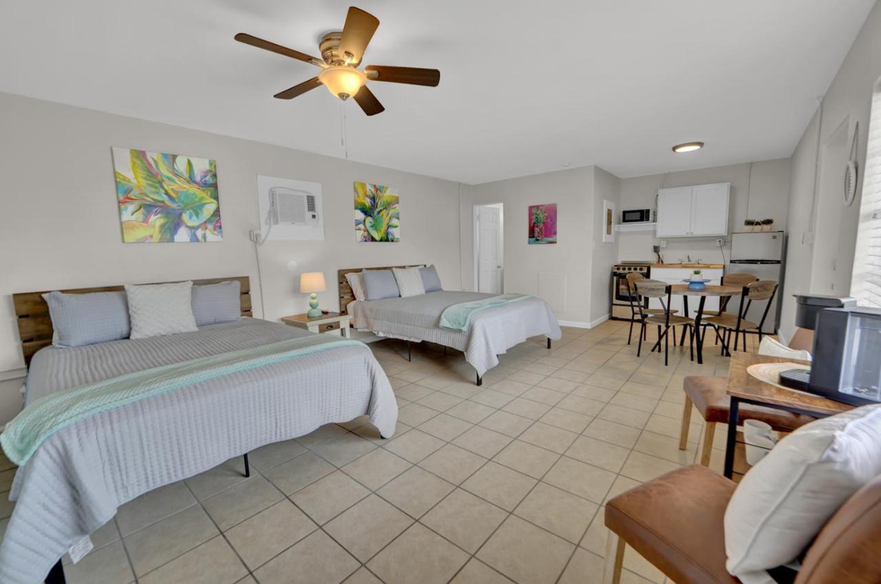 Sea Foam Suites Lower Grand Lagoon Екстер'єр фото