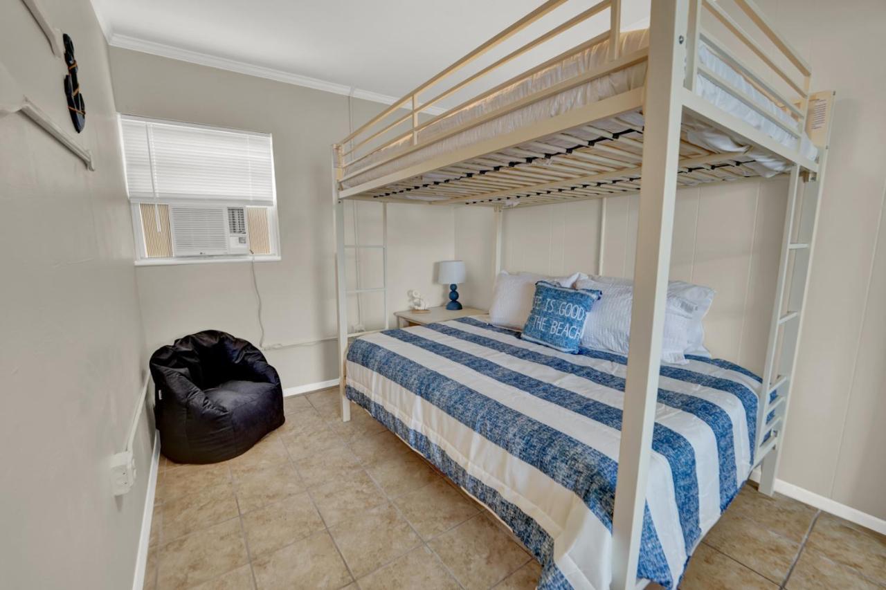 Sea Foam Suites Lower Grand Lagoon Екстер'єр фото